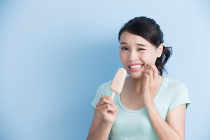 Can tooth sensitivity be treated?